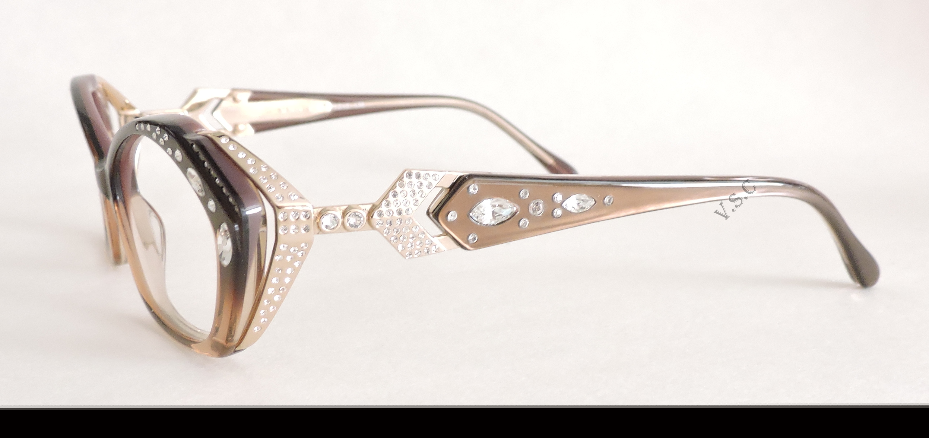 CAVIAR 5610 16