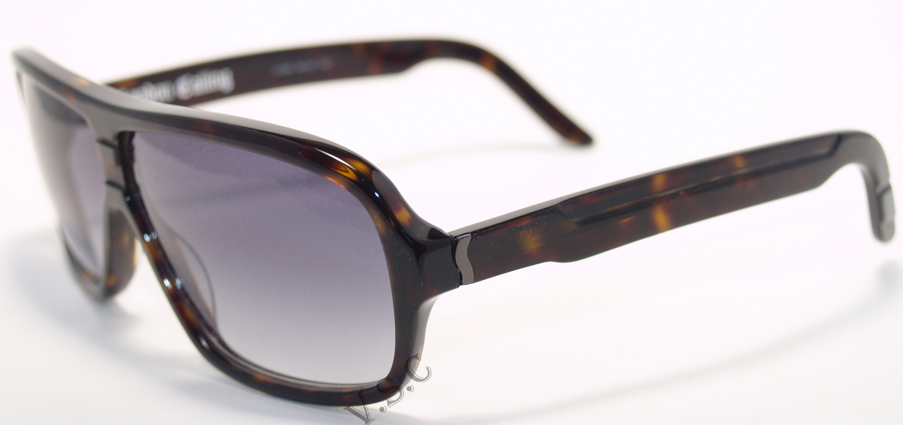 INITIUM LONDON CALLING 009